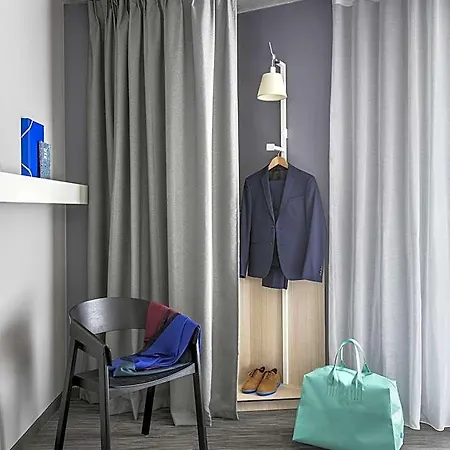 Okko Porte De Versailles Hotel 4*