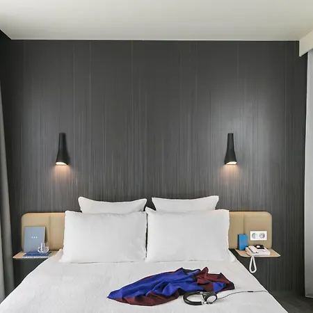 מלון Okko Porte De Versailles 4*