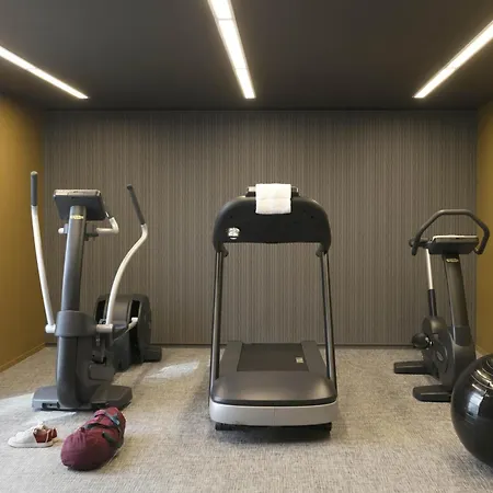 מלון Okko Porte De Versailles 4*