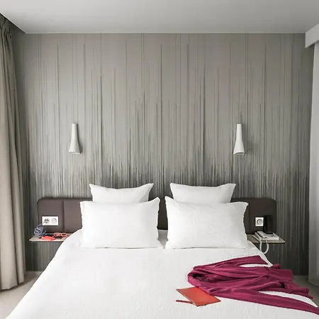 Okko Porte De Versailles Otel